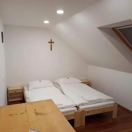 Beck Pince Apartment *