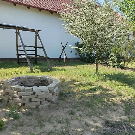 Beck Pince Apartment *